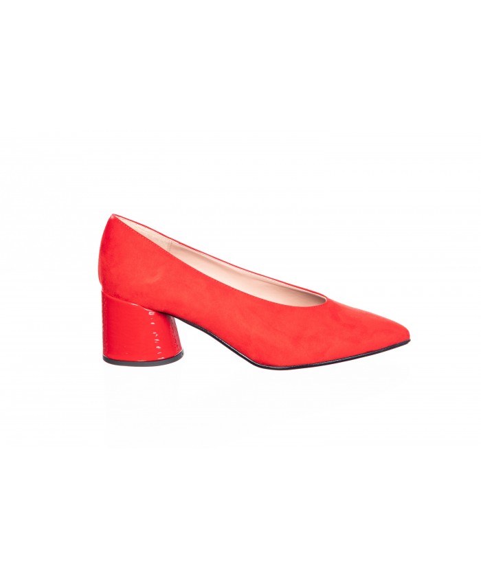Mocassin : Daim Rouge Bout Pointu & Talon Graphique