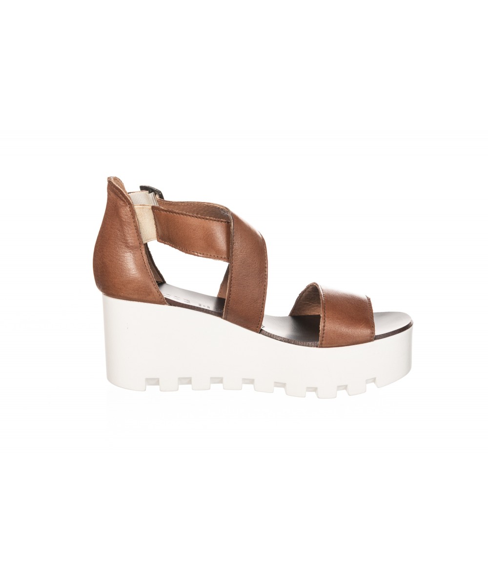 Sandales cuir lisse camel compens es plateforme et semelle crant e