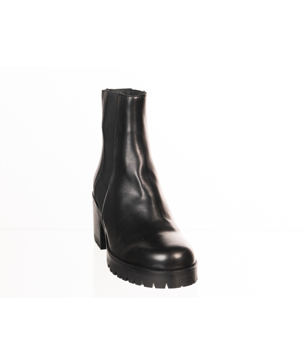 Must have la bottine Chelsea en cuir noir lastiqu e talon carr