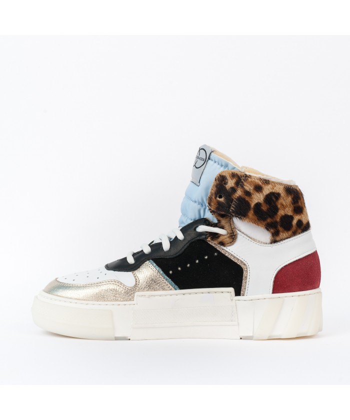 BASKET MONTANTE CUIR ET LEOPARD