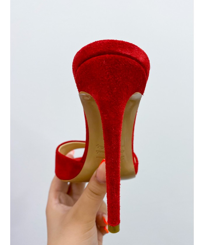 Cedez a cette nouvelle tentation de mule daim rouge OSMOSE SHOES PARIS