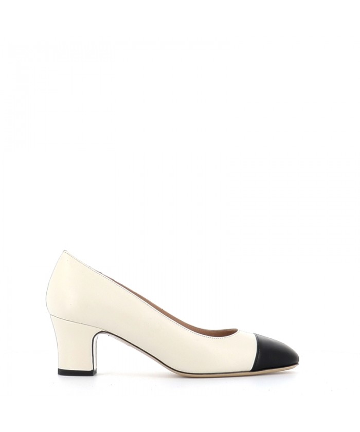Escarpin classique femme sale