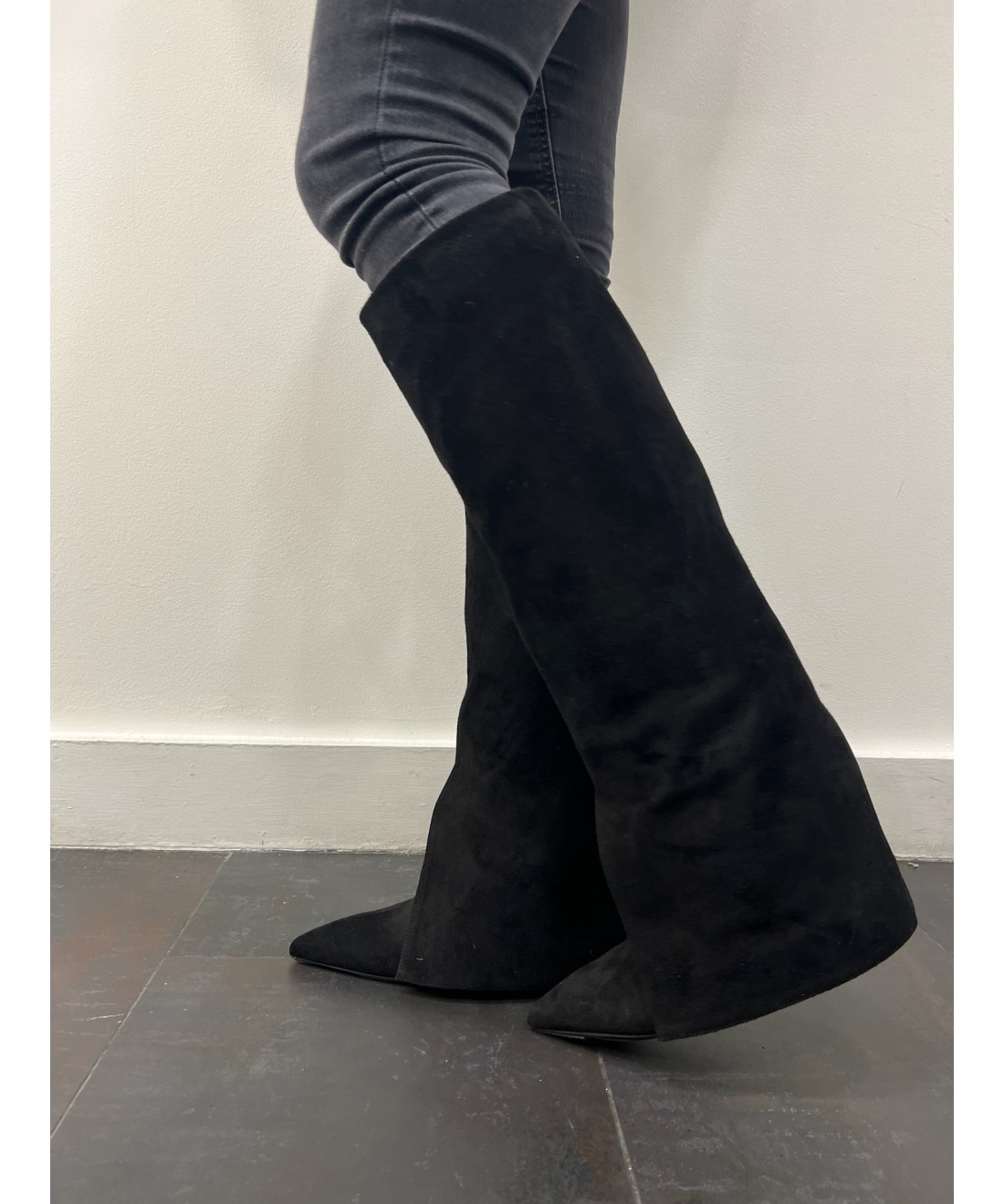 Bottes CASADEI En Daim Noir Avec Dentelle Et Maille Métallique - Taille 38.5