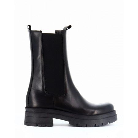 Bottines sales femme moderne